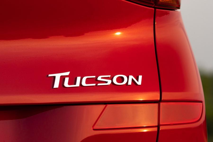 Логотип Hyundai Tucson (TL) 2018 года  (UK) (фото 35 из 40)